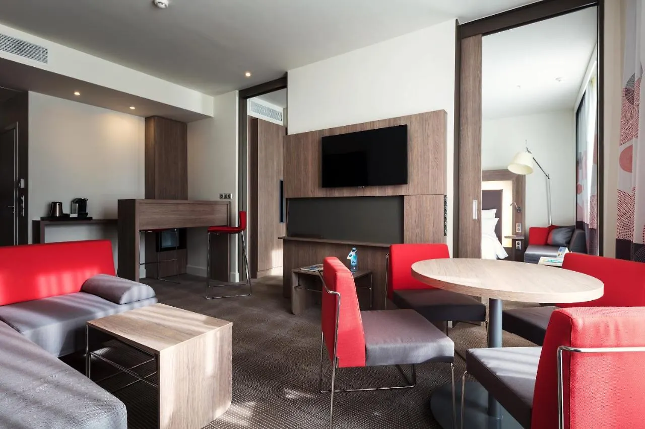 Novotel Almaty City Center 4*,